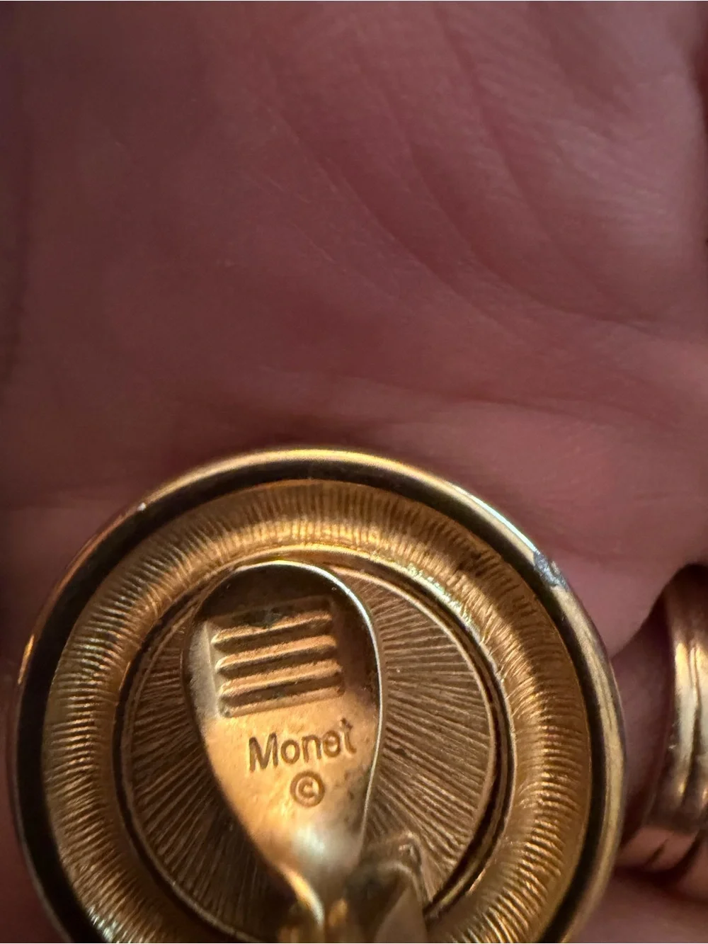 Monet vintage clip